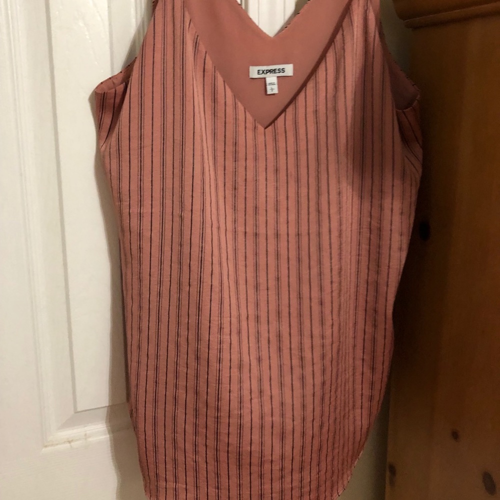 CUTE EXPRESS TOP!